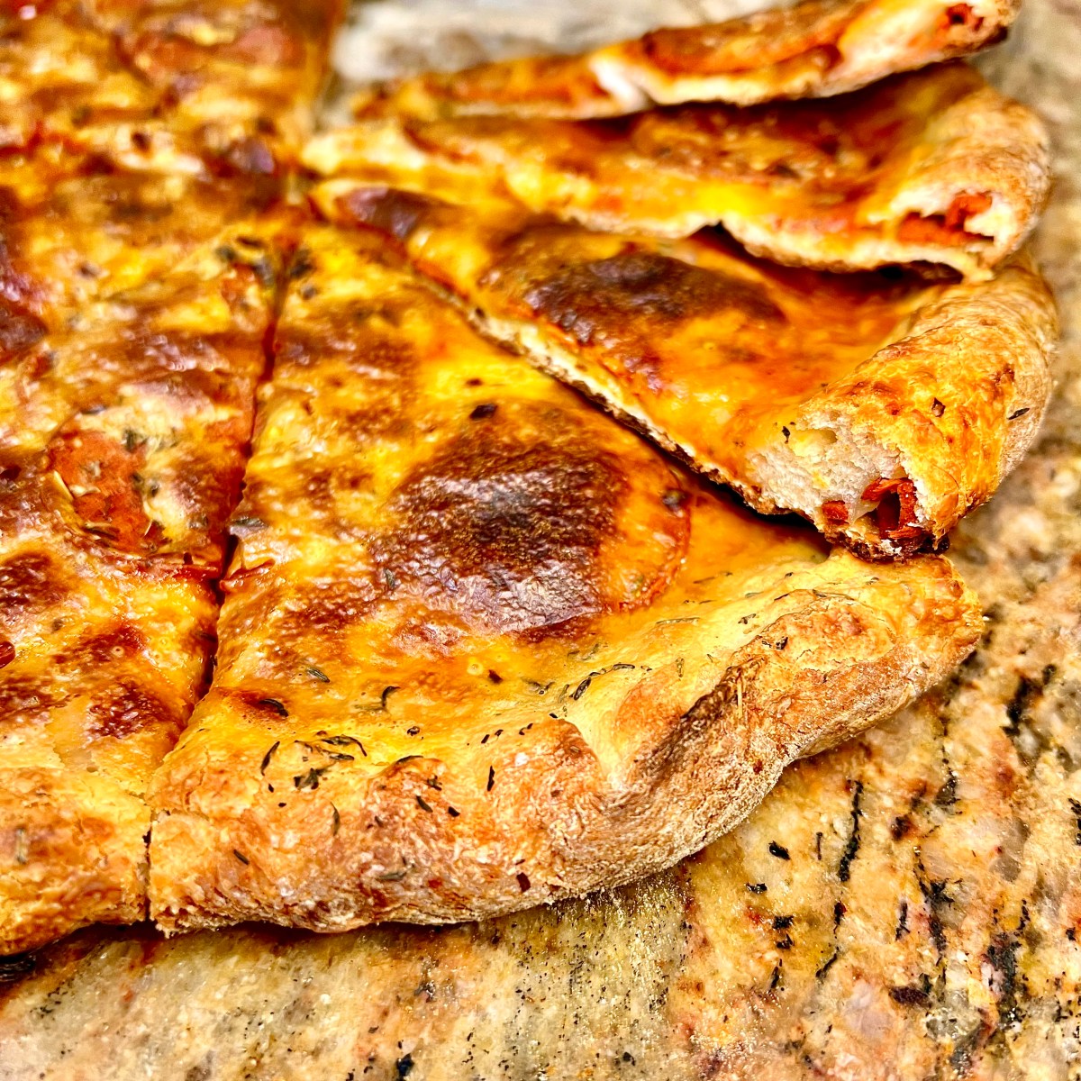 Vegan Classic Pepperoni Pizza with Stuffed&nbsp;Crust